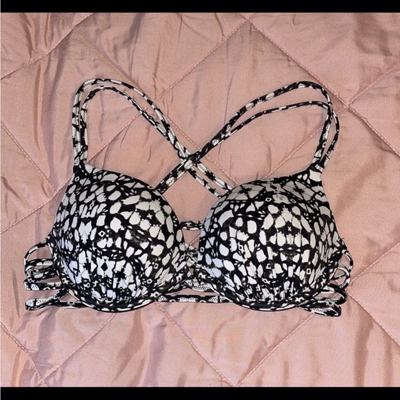 Victoria's Secret Other - Victoria’s Secret Bikini Top (FINAL SALE)